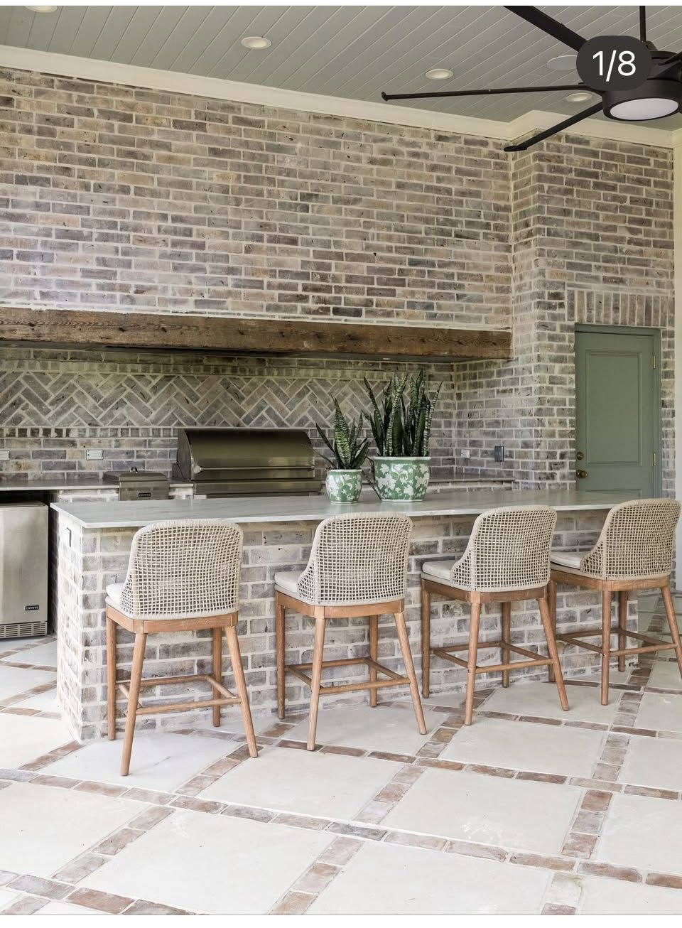 Outdoor Kitchen & Fireplaces detail 3