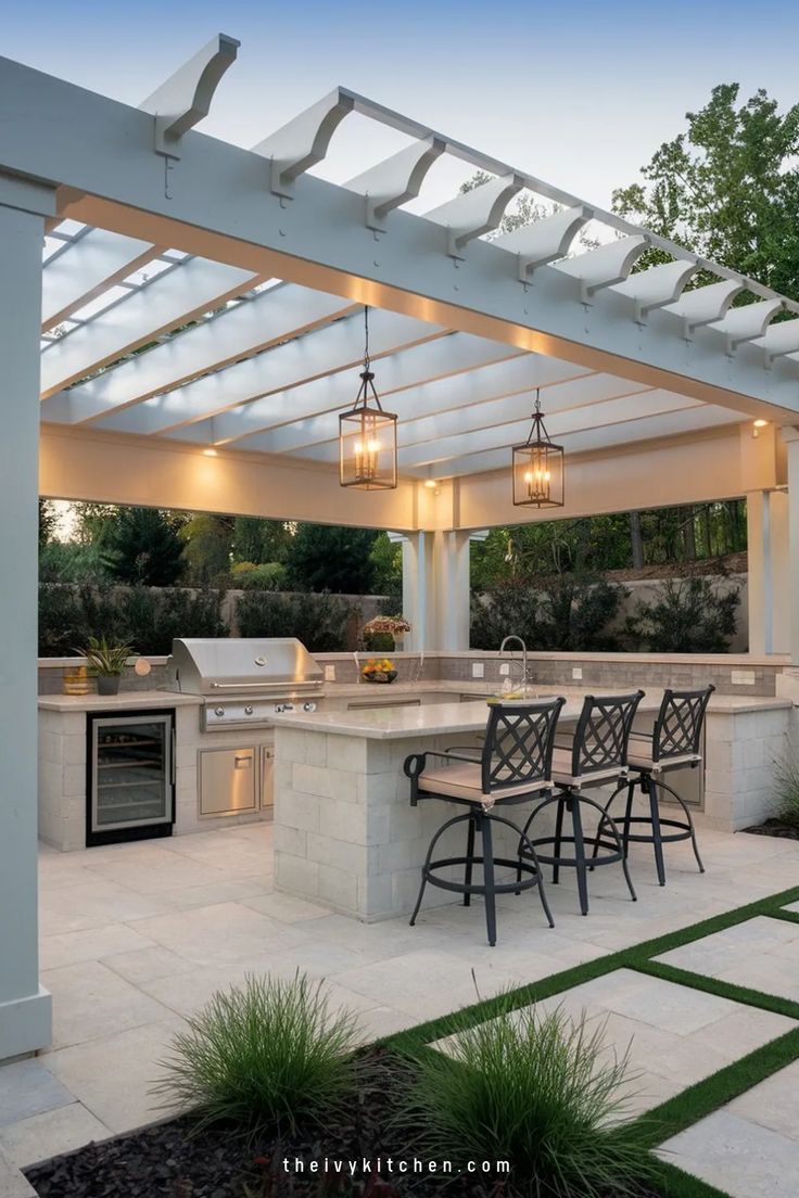 Outdoor Kitchen & Fireplaces detail 4